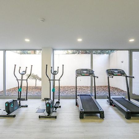 Lovelystay - Modern Loft With Gym & Free Parking Minutes Away From Cbd Porto Eksteriør bilde