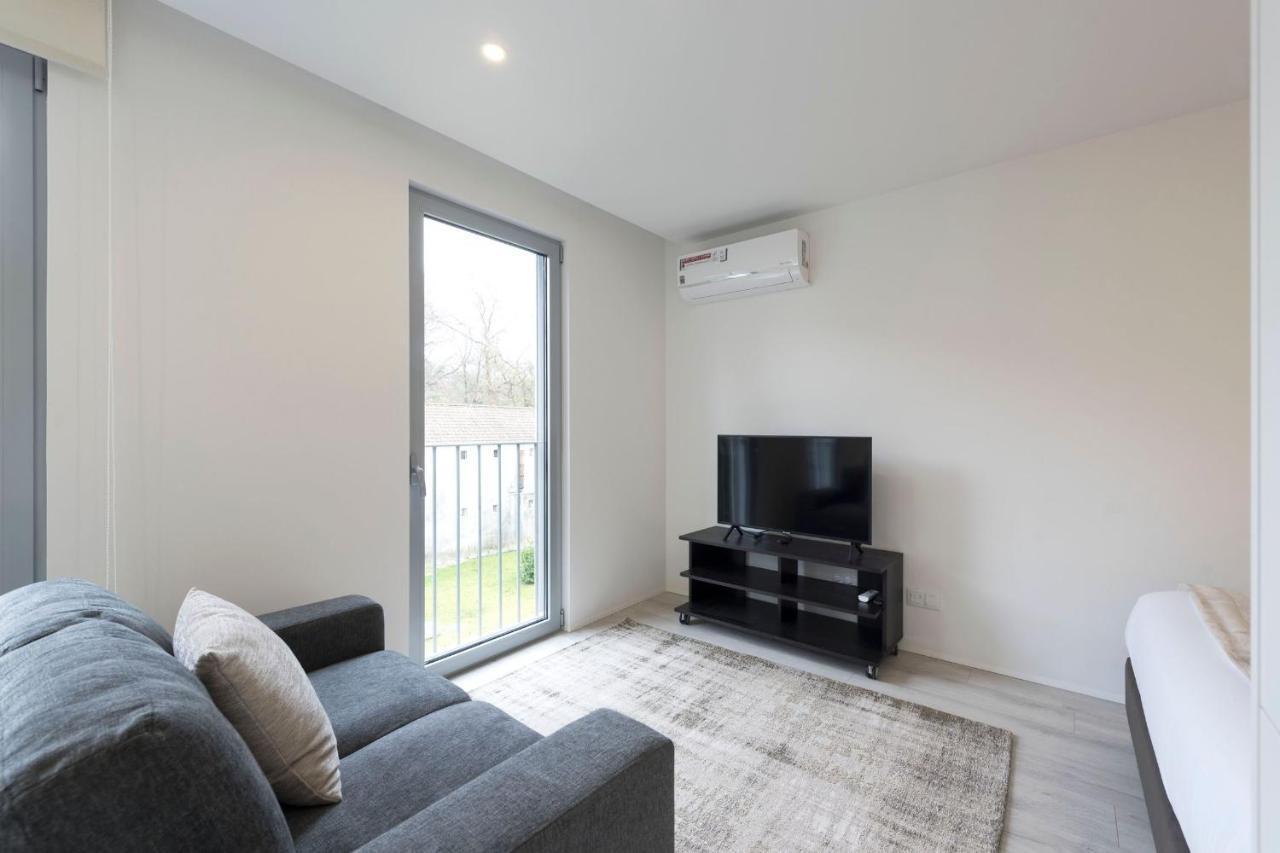 Lovelystay - Modern Loft With Gym & Free Parking Minutes Away From Cbd Porto Eksteriør bilde