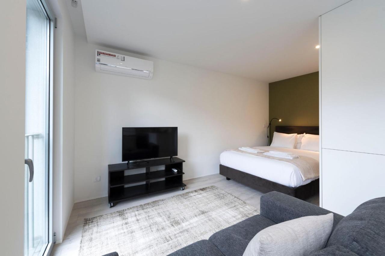 Lovelystay - Modern Loft With Gym & Free Parking Minutes Away From Cbd Porto Eksteriør bilde