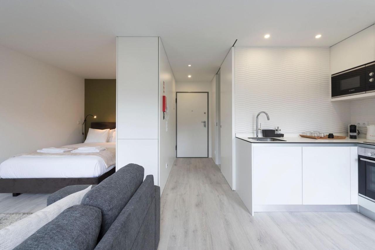 Lovelystay - Modern Loft With Gym & Free Parking Minutes Away From Cbd Porto Eksteriør bilde