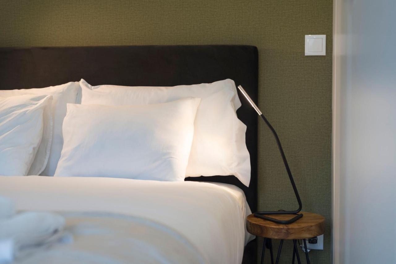 Lovelystay - Modern Loft With Gym & Free Parking Minutes Away From Cbd Porto Eksteriør bilde