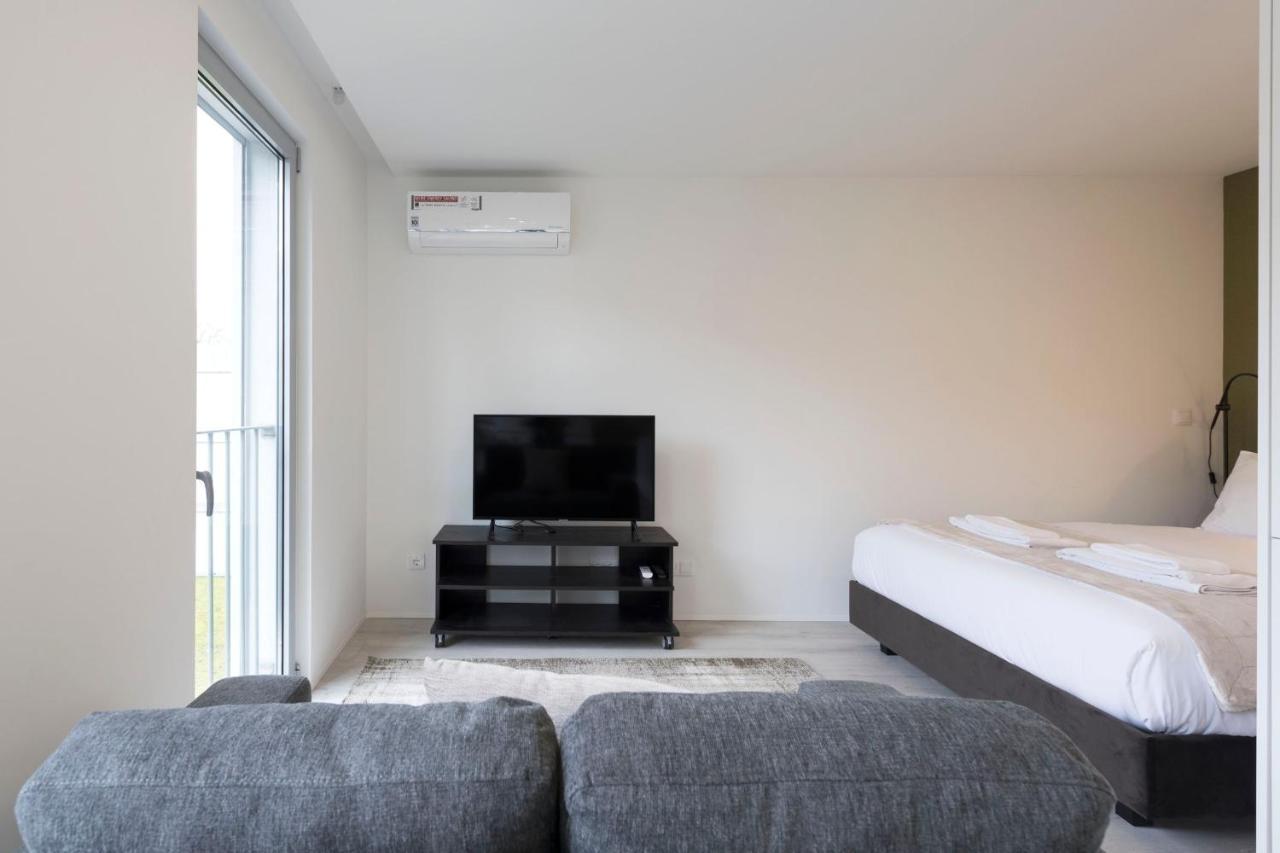 Lovelystay - Modern Loft With Gym & Free Parking Minutes Away From Cbd Porto Eksteriør bilde