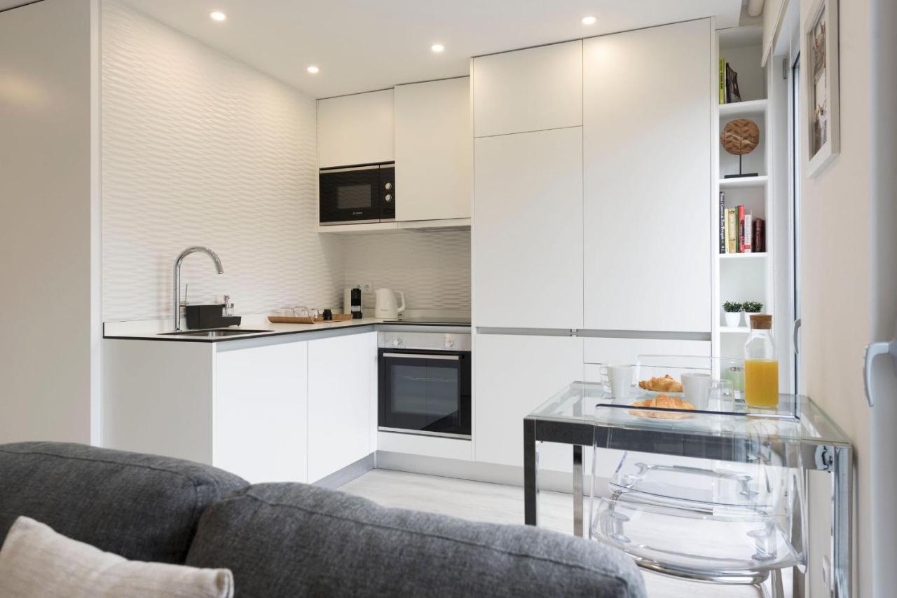 Lovelystay - Modern Loft With Gym & Free Parking Minutes Away From Cbd Porto Eksteriør bilde