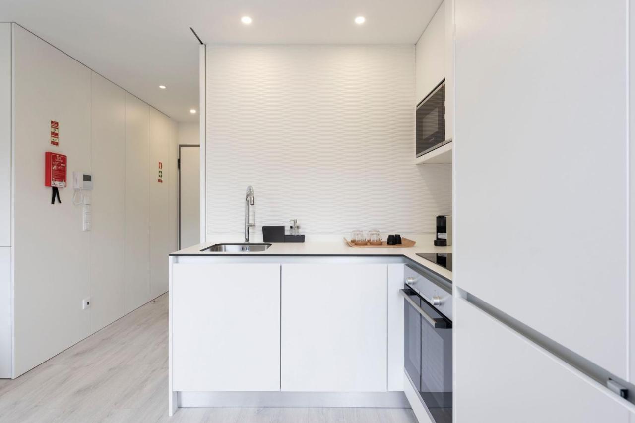 Lovelystay - Modern Loft With Gym & Free Parking Minutes Away From Cbd Porto Eksteriør bilde