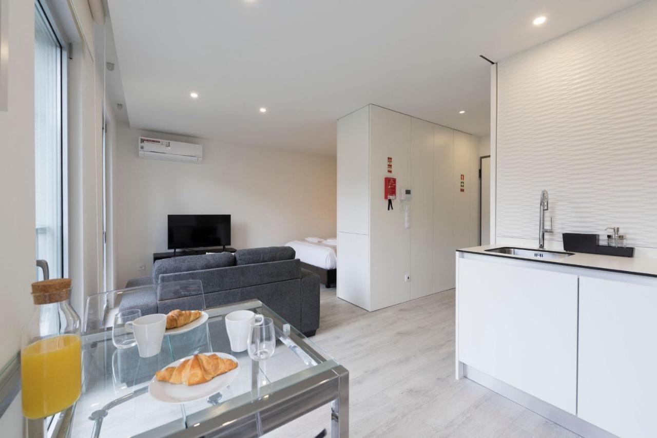 Lovelystay - Modern Loft With Gym & Free Parking Minutes Away From Cbd Porto Eksteriør bilde