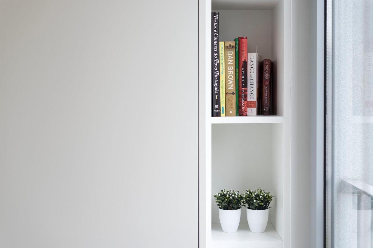 Lovelystay - Modern Loft With Gym & Free Parking Minutes Away From Cbd Porto Eksteriør bilde