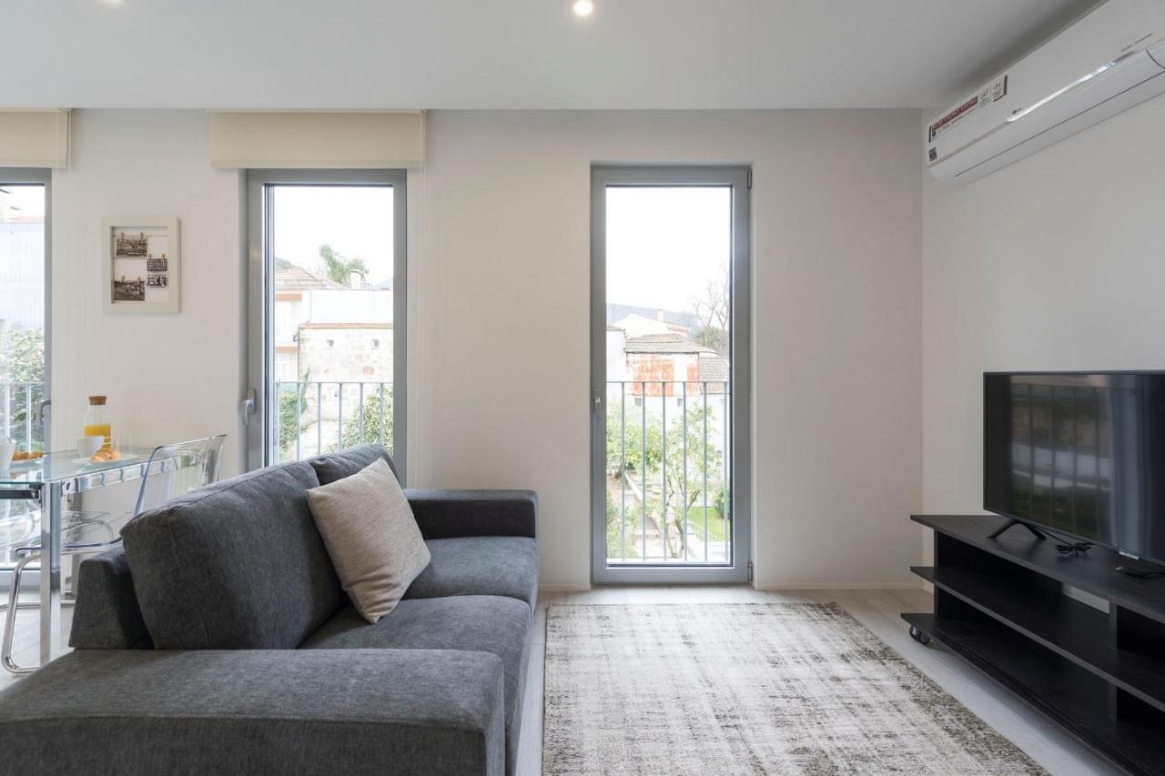Lovelystay - Modern Loft With Gym & Free Parking Minutes Away From Cbd Porto Eksteriør bilde