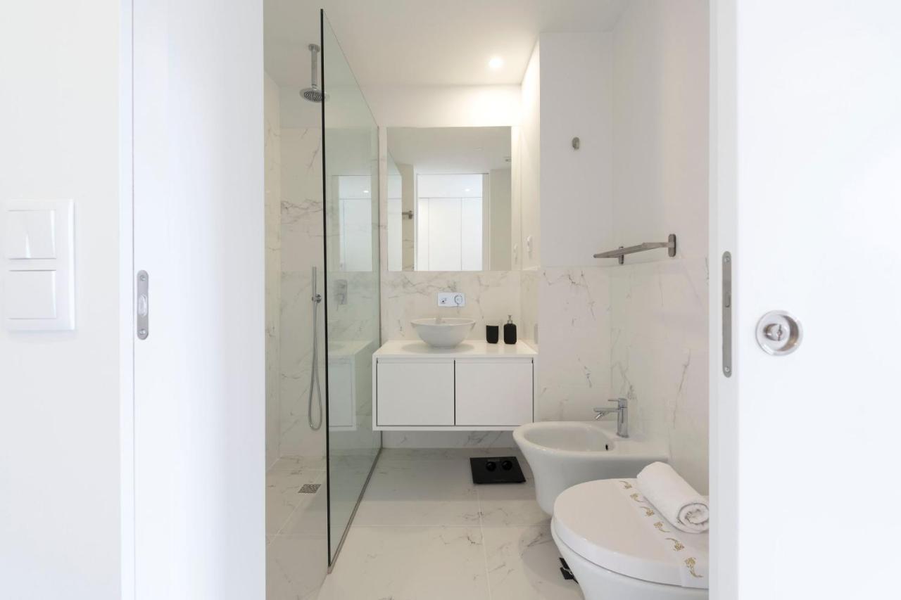 Lovelystay - Modern Loft With Gym & Free Parking Minutes Away From Cbd Porto Eksteriør bilde